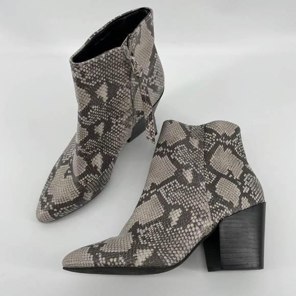 Dolce Vita Snakeskin Cotlyn Ankle Booties 8.5 - Picture 2 of 6